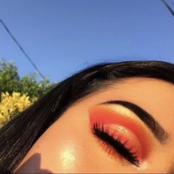 Beauty Creations Cali Glow Highlighter Palette - Picture 5 of 14